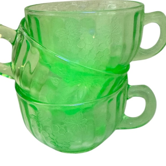 Antique Green Uranium Glass Tea Cups - Picture 7 of 8